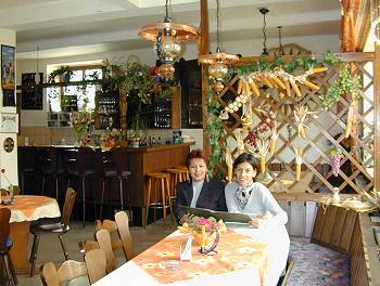 Dina und Fanny (click to enlarge - anklicken zum Verg��ern, mit ALT+F4 wieder schliessen)